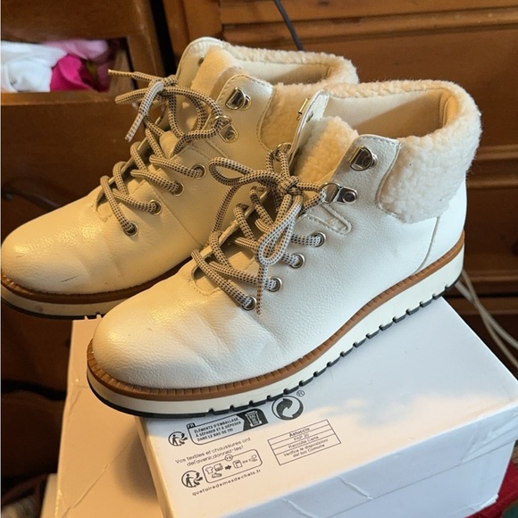 Boots - Picture 2 of 3